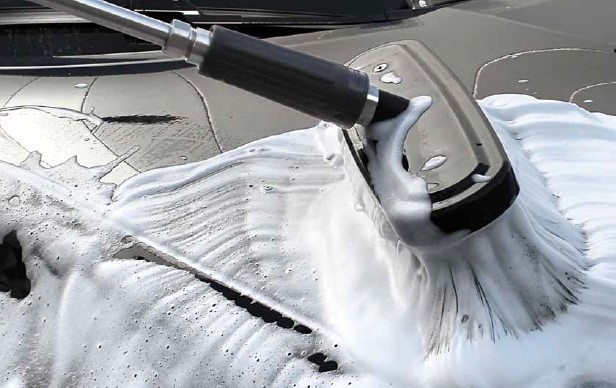 Car-wash brush with Turbofoam
